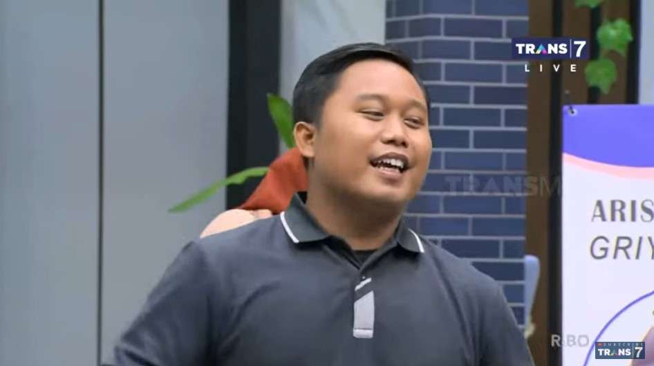 Pria mirip Narji