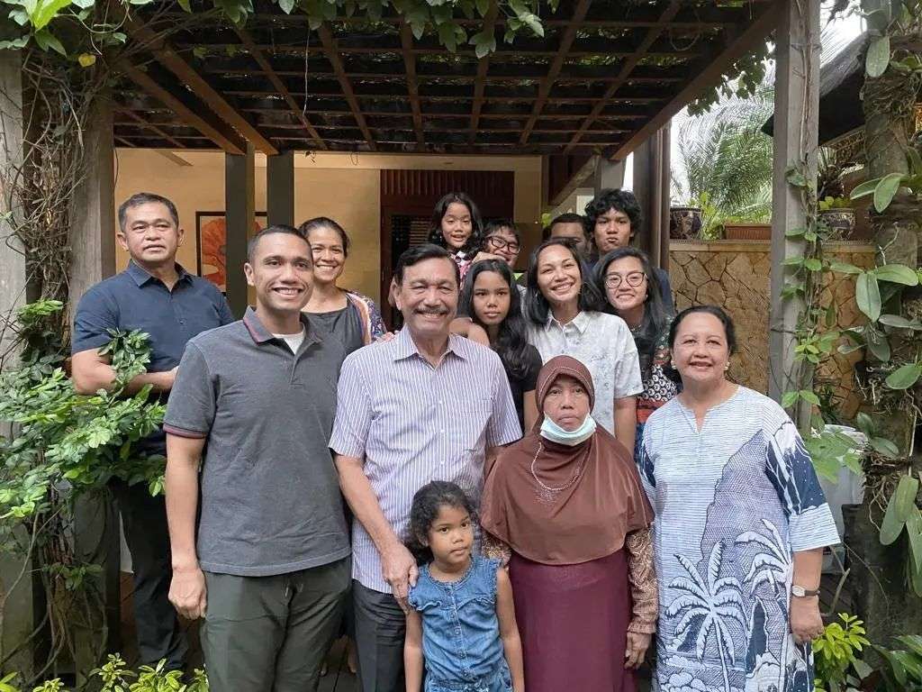 keluarga luhut dan mbak sur