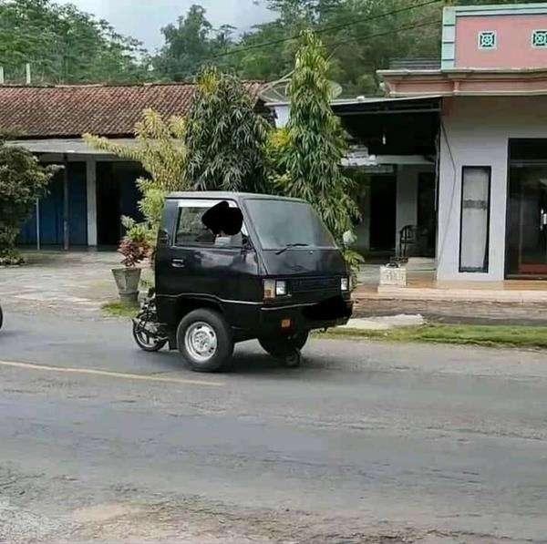 7 foto mobil pick up yang dimodifikasi secara ekstrem.