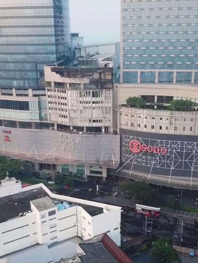 Mall Tunjungan Plaza Setelah Terbakar
