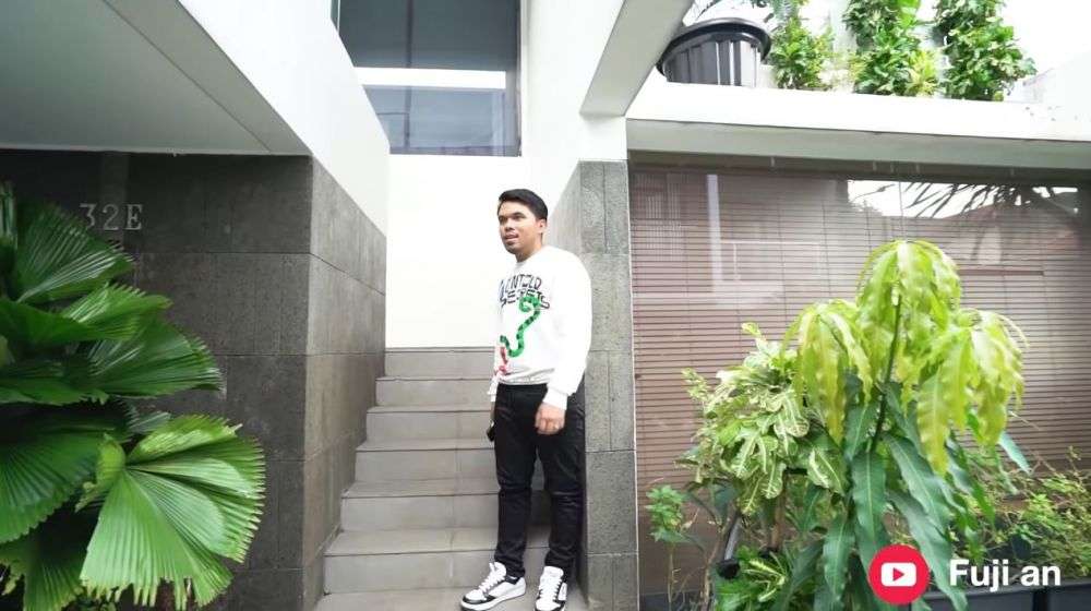 Potret calon rumah baru Fuji Potret calon rumah baru Fuji