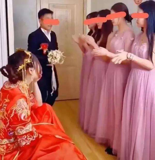 Pengantin pria kaget 4 mantannya jadi pengiring pengantin wanita