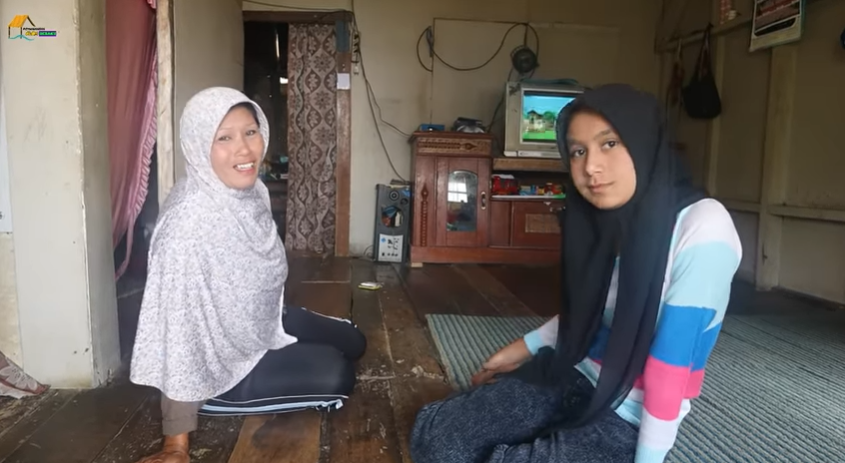 Gadis keturunan Mesir tinggal di gubuk bersama sang ibu