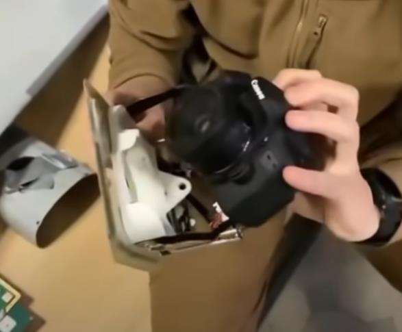 Drone Rusia dibongkar tentara Ukraina.