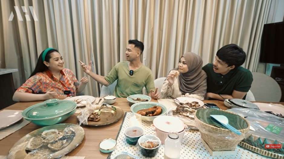 Raffi Ahmad bersama Gigi, Aurel dan Atta Halilintar Raffi Ahmad bersama Gigi, Aurel dan Atta Halilintar