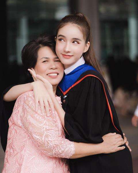 Transgender tercantik di dunia.