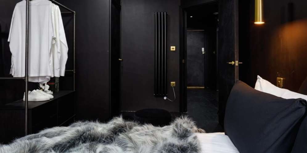 Apartemen serba hitam