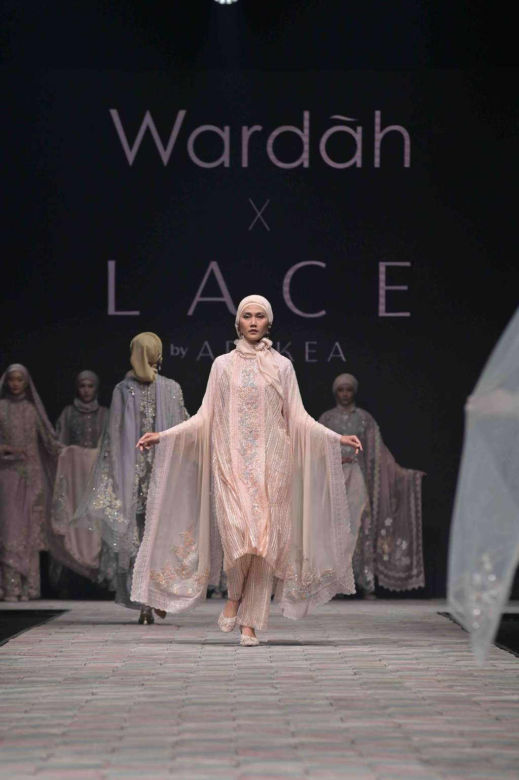 Koleksi Serasi dari Lace by Artkea