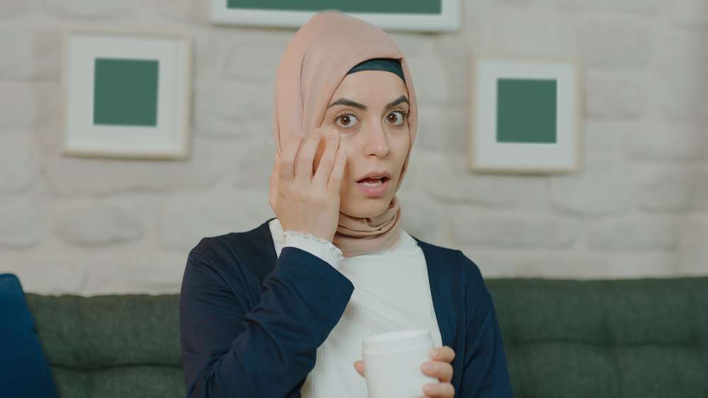 Memakai Skincare