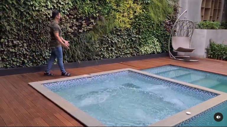 Halaman belakang rumah Rachel Vennya