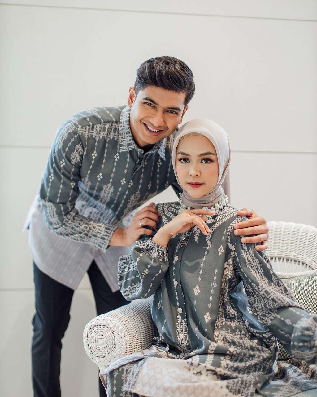 Ria Ricis Nggak Bisa Berhenti Narsis Gara-Gara Hijab dan Pakaiannya, Ada Apa Sih?