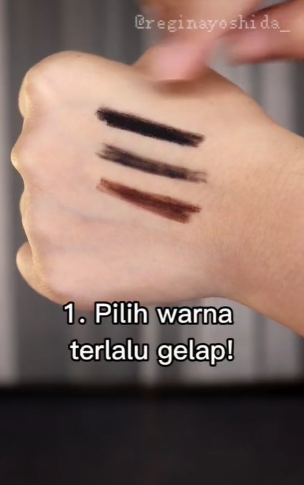 Menggunakan Produk Alis