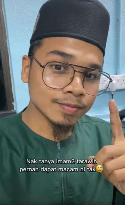 Viral imam sholat Tarawih dapat surat cinta dari jemaah wanita.