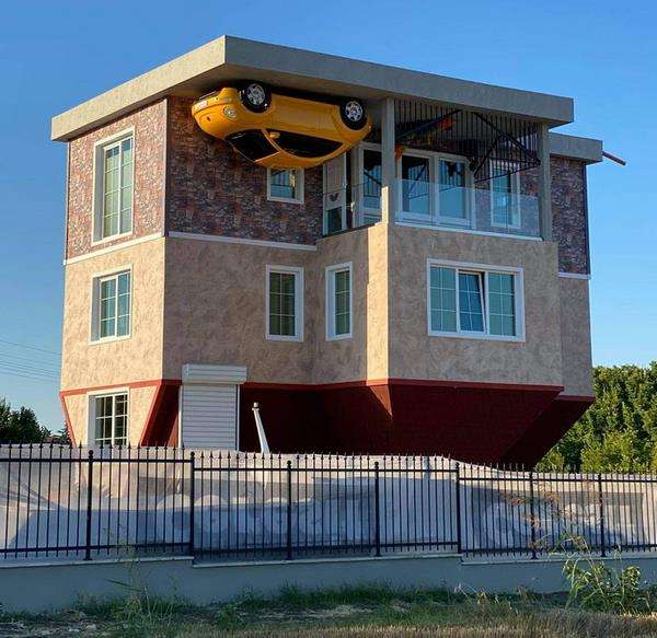 Desain rumah nyeleneh namun estetik
