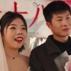 wanita di China lamar pacar