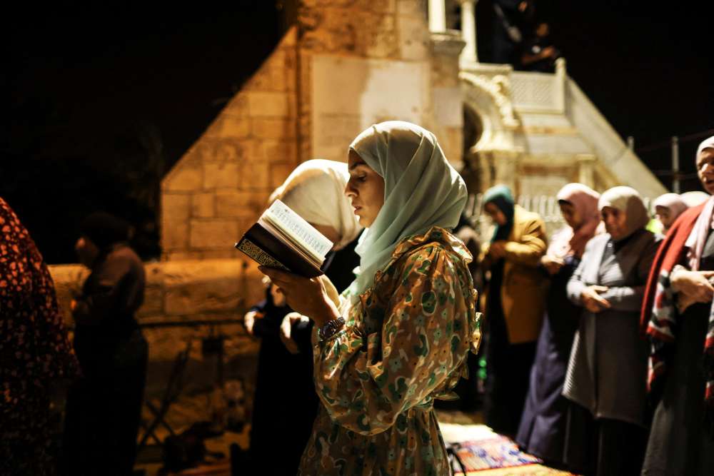 250.000 Warga Palestina Sholat Malam Lailatul Qadar di Masjid Al-Aqsa
