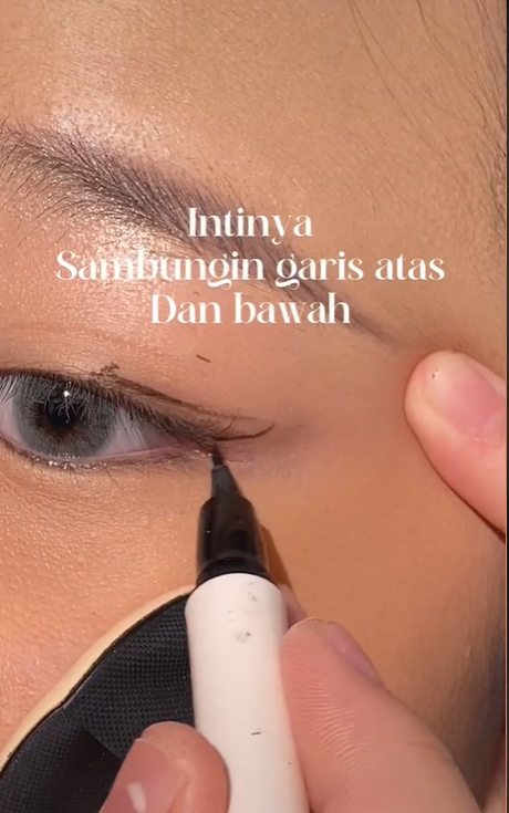 Membuat Eyeliner