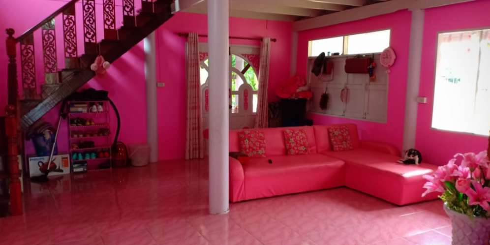 Rumah Neon Pink