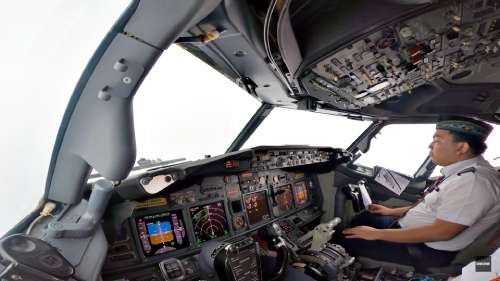 pilot sholat saat terbang
