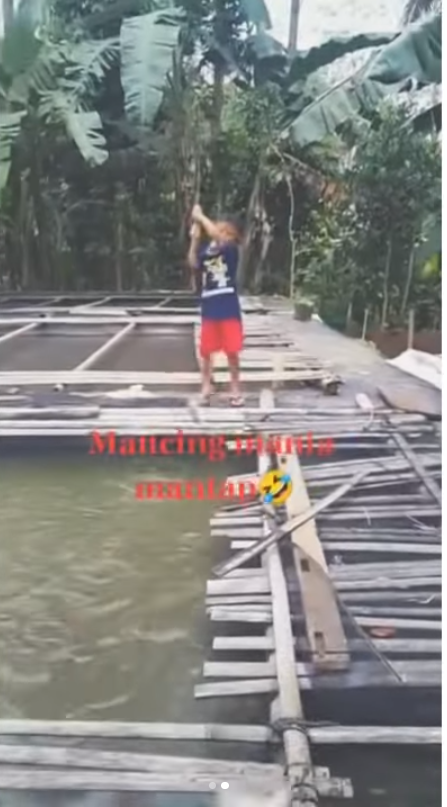 Bocah mancing ikan endingnya bikin nyesek