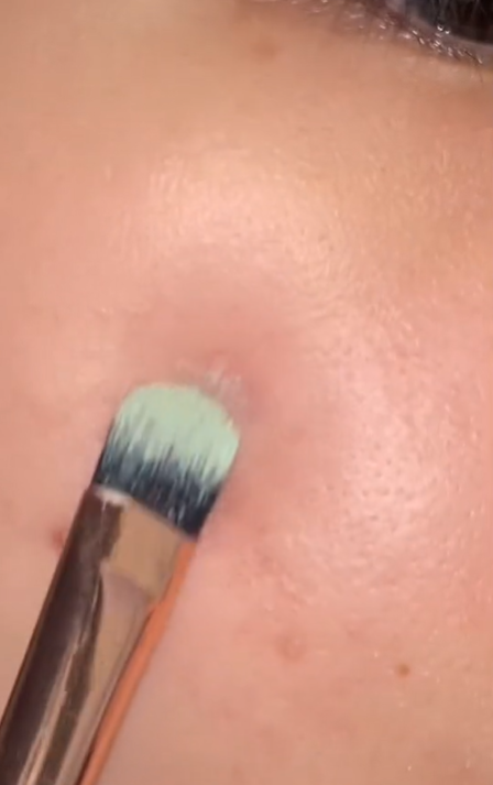 Menggunakan Color Corrector