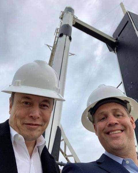 Elon MUsk di SpaceX Elon MUsk di SpaceX
