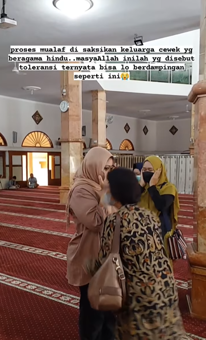 7,5 tahun jalin hubungan beda agama, wanita ini pilih masuk Islam