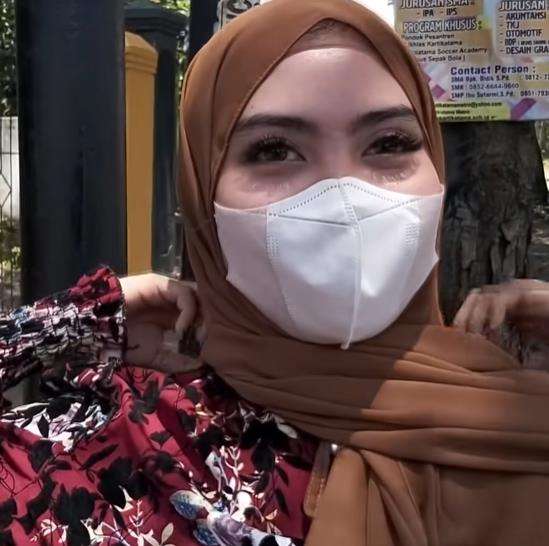 Gadis cantik ini ternyata ART kabur dari majikan.