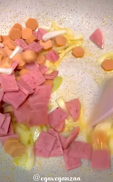 Membuat Pizza Roti Tawar