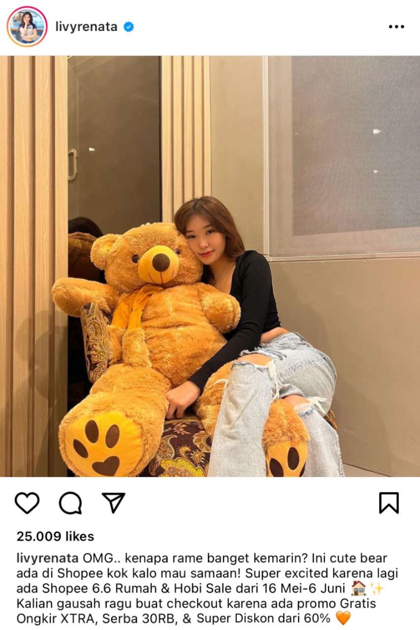 Rasa Kepo Netizen Terjawab, Livy Renata Beri Klarifikasi tentang Boneka Beruangnya Rasa Kepo Netizen Terjawab, Livy Renata Beri Klarifikasi tentang Boneka Beruangnya