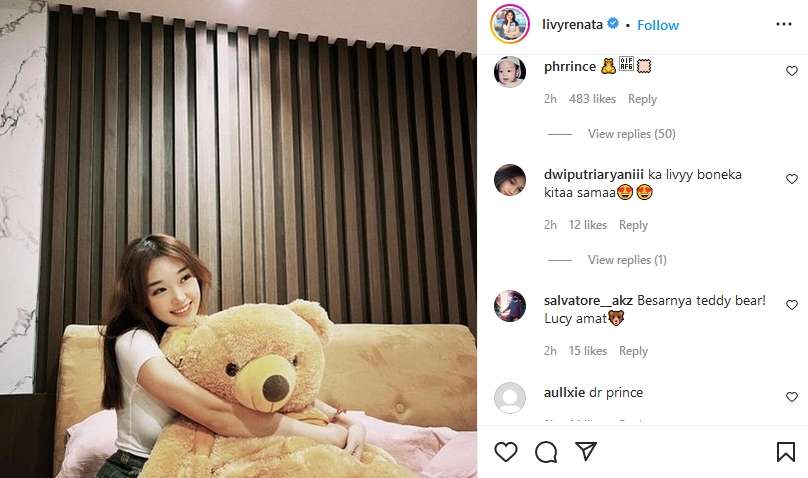 Rasa Kepo Netizen Terjawab, Livy Renata Beri Klarifikasi tentang Boneka Beruangnya Rasa Kepo Netizen Terjawab, Livy Renata Beri Klarifikasi tentang Boneka Beruangnya