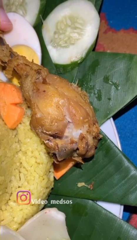 Menu nasi kuning Menu nasi kuning