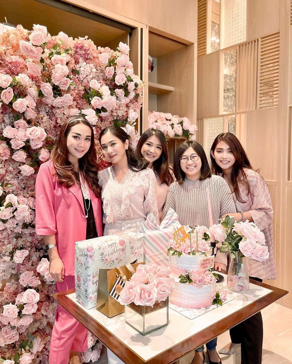 Puput bareng Bunga Zainal dan teman-temannya