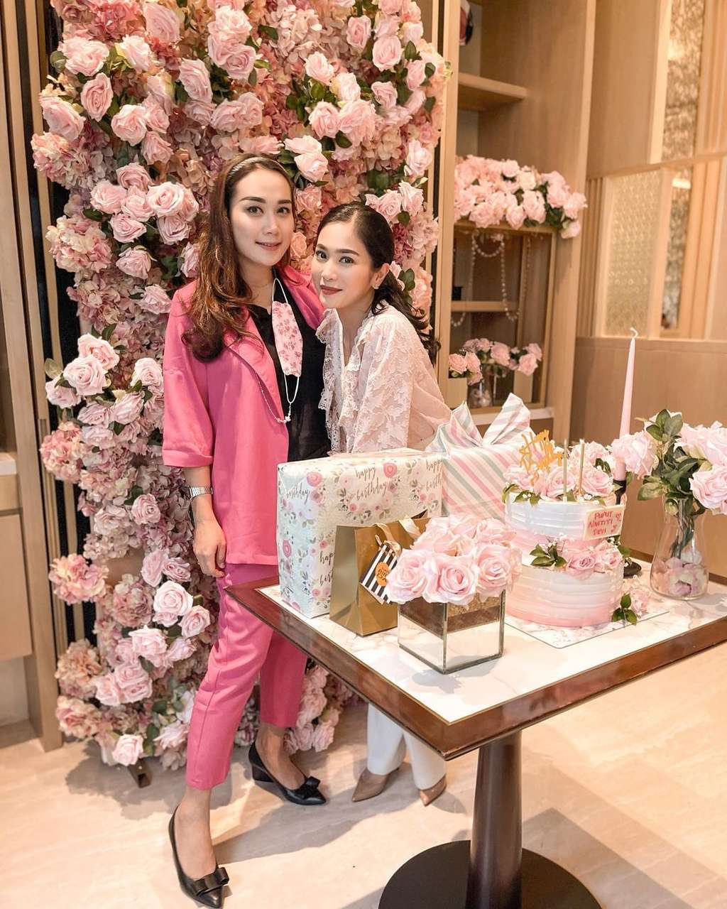 Puput dan Bunga Zainal