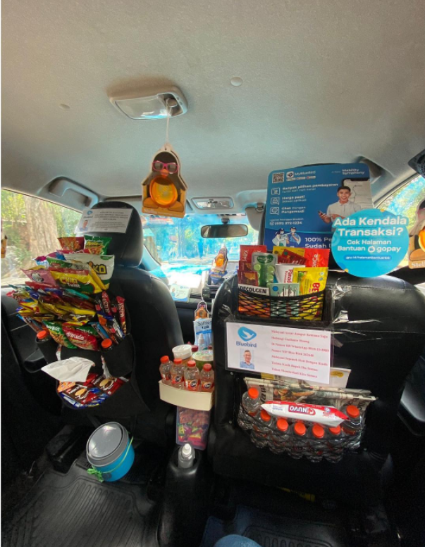 Sopir taksi sediakan snack gratis untuk penumpang