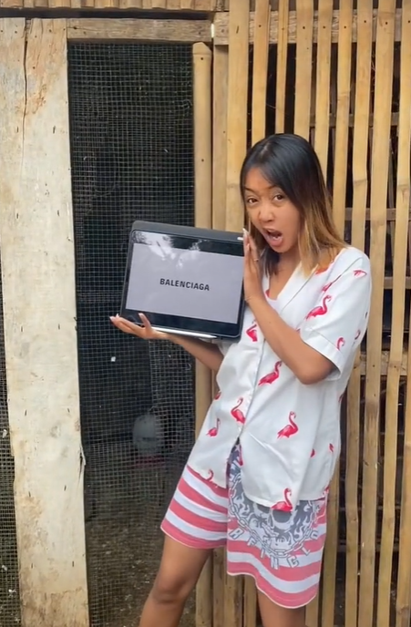 Membuat Gaya Ala Balenciaga