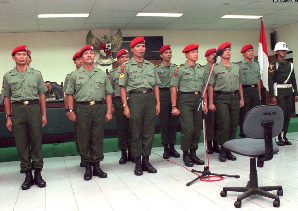 Saat Tim Mawar Kopassus disidangkan di Mahkamah Militer Jakarta terakit penculikan aktivis