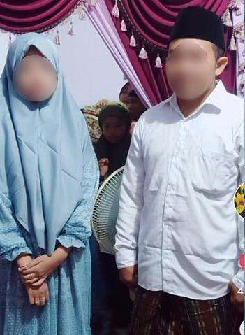 Ekspresi calon pengantin wanita jadi sorotan.