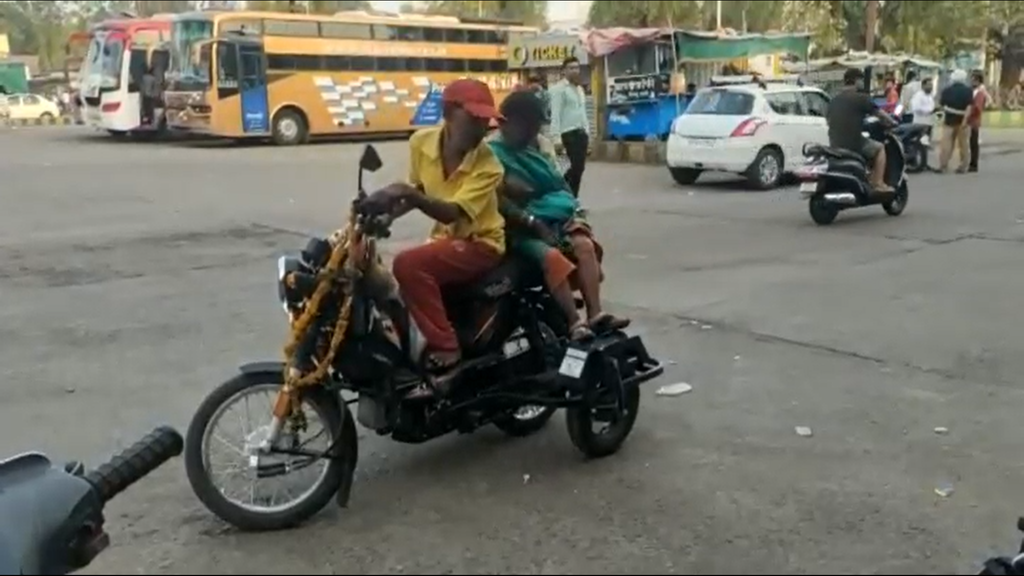 santosh dan istrinya