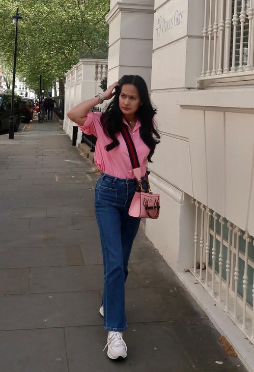 Instagram @donnaharunofficial