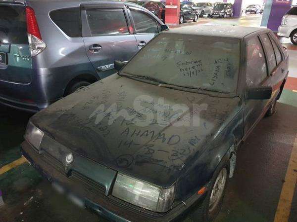 Misteri mobil terparkir di bandara hingga penuh debu.