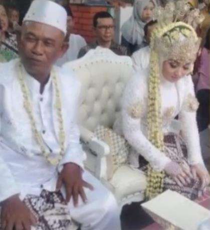 Kakek nikahi gadis belia di Subang.