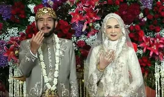 Idayati dan Anwar Usman