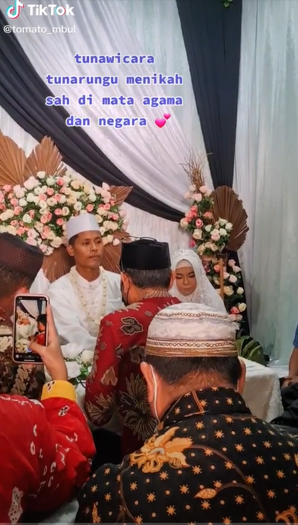 Pernikahan pasangan tunarungu dan tunawicara
