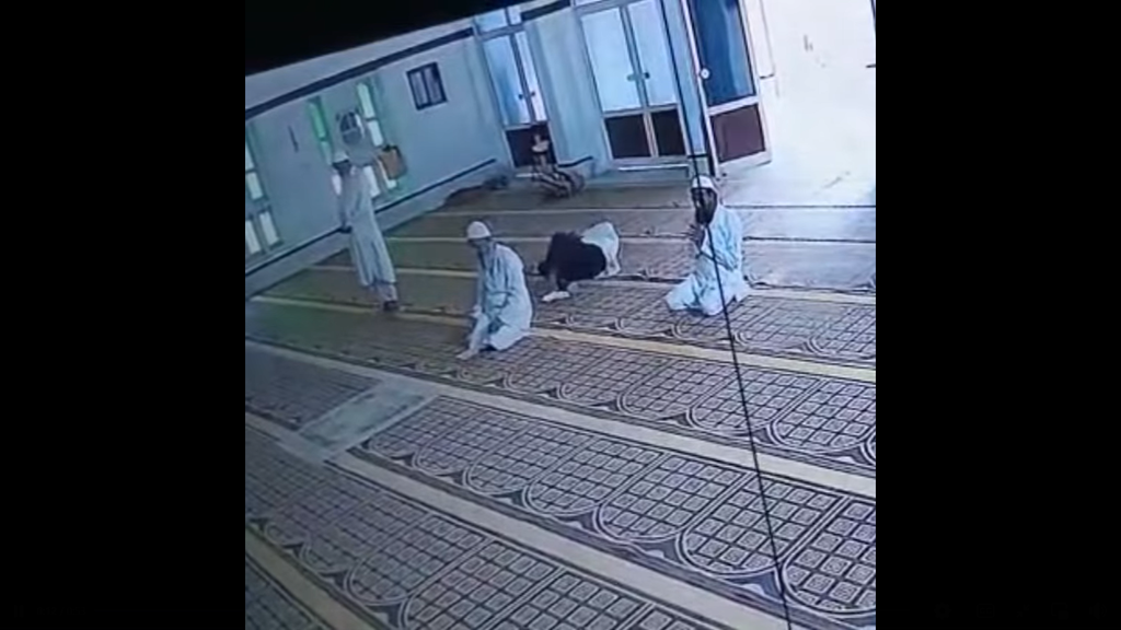kakek meninggal setelah sholat