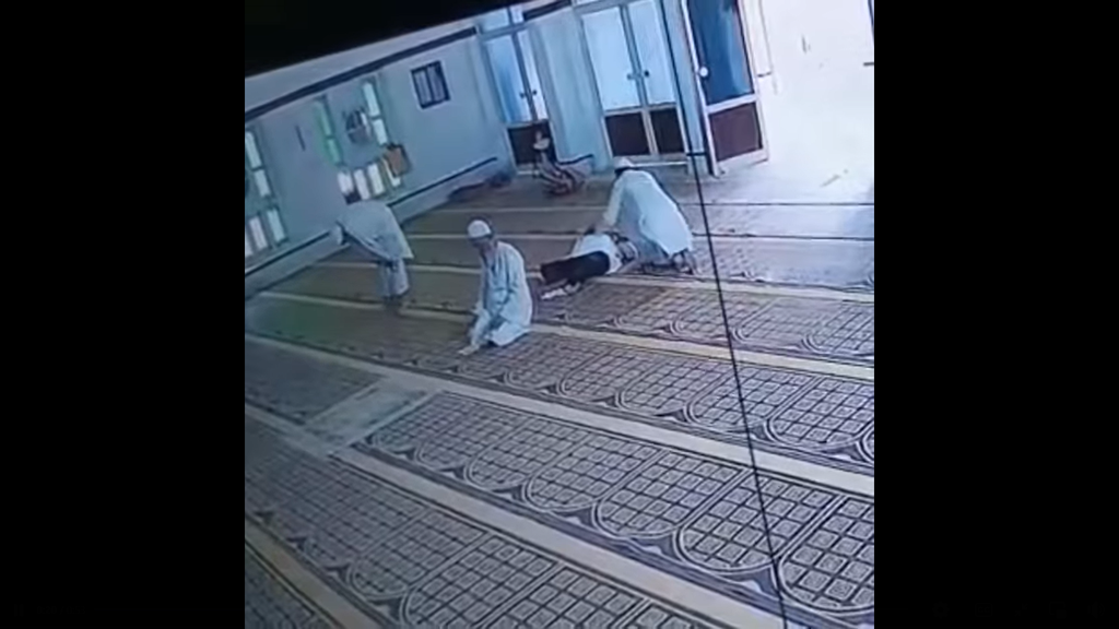 kakek meninggal setelah sholat