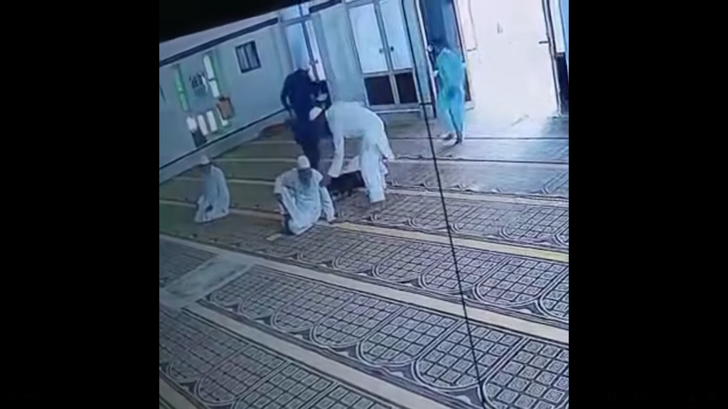 kakek meninggal setelah sholat