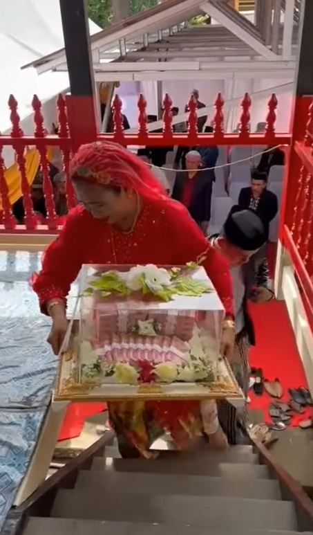 Acara lamaran dengan mahan fantastis
