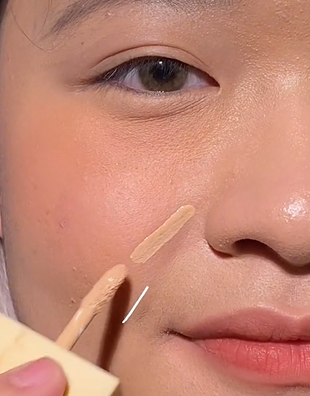 Menggunakan Concealer