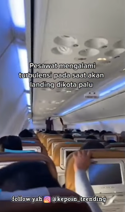 Detik-detik pesawat Garuda alami turbulensi